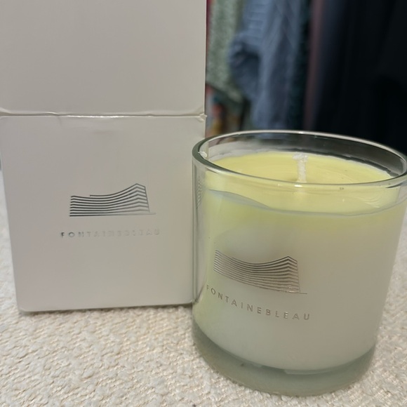 Fontainbleau Candle - Picture 1 of 2